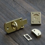 アンティーク調金具　MB-414 真鍮鋳物　トイレ表示付ラッチ錠